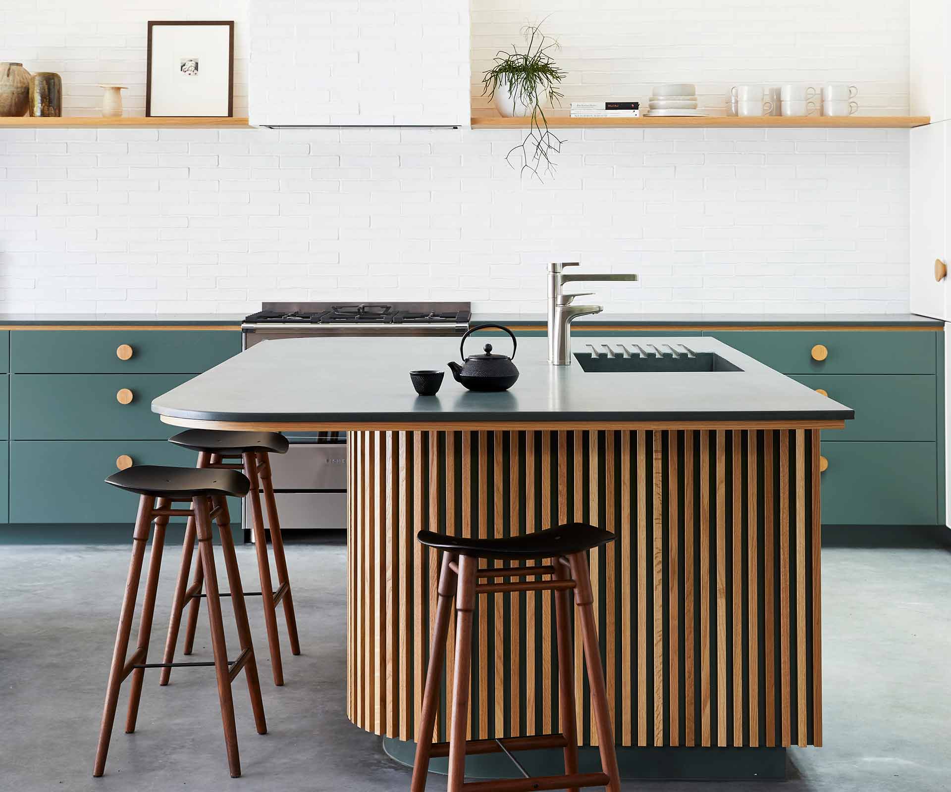 Barefoot Bay Villa, a luxurious holiday home in Byron Bay, is for sale