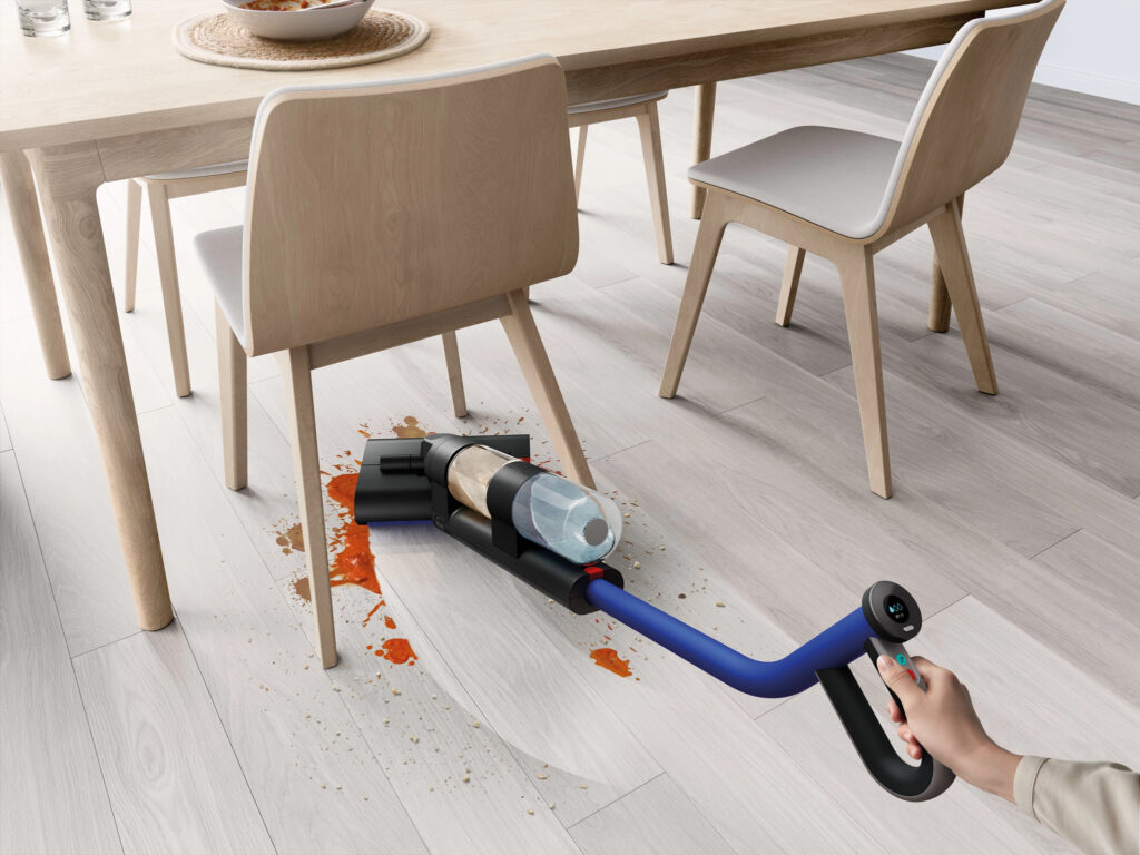 Dyson WashG1 cleans hard to reach places