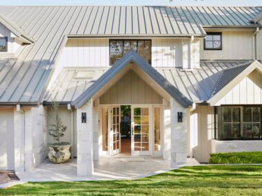 Erin-Cayless-Three-Birds-Renovations-glenhaven-home (1)