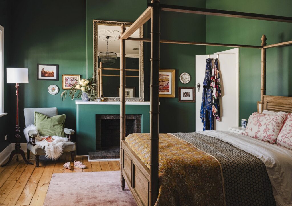 green-country-bedroom