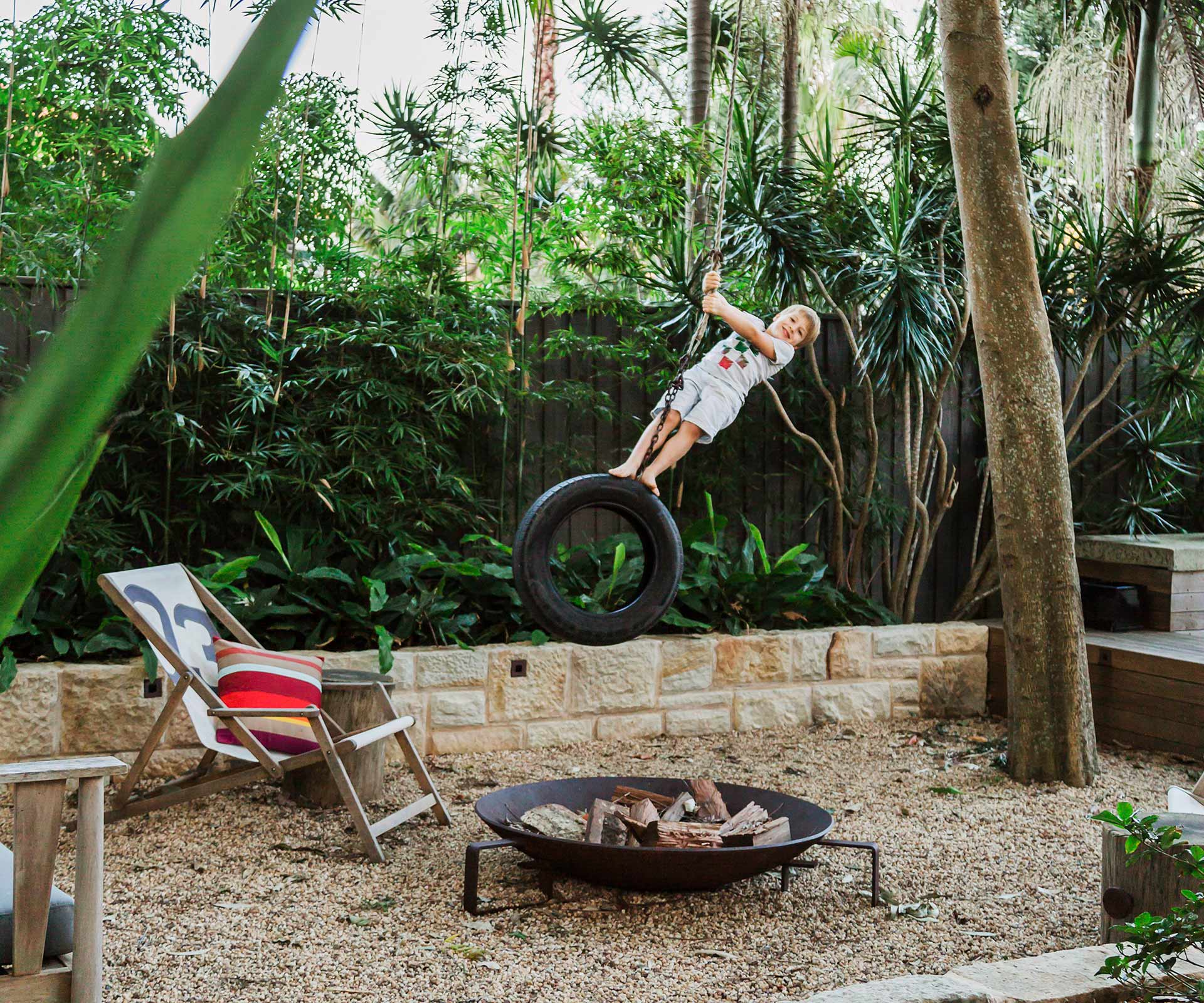 5 tips for choosing the right fire pit for your backyard