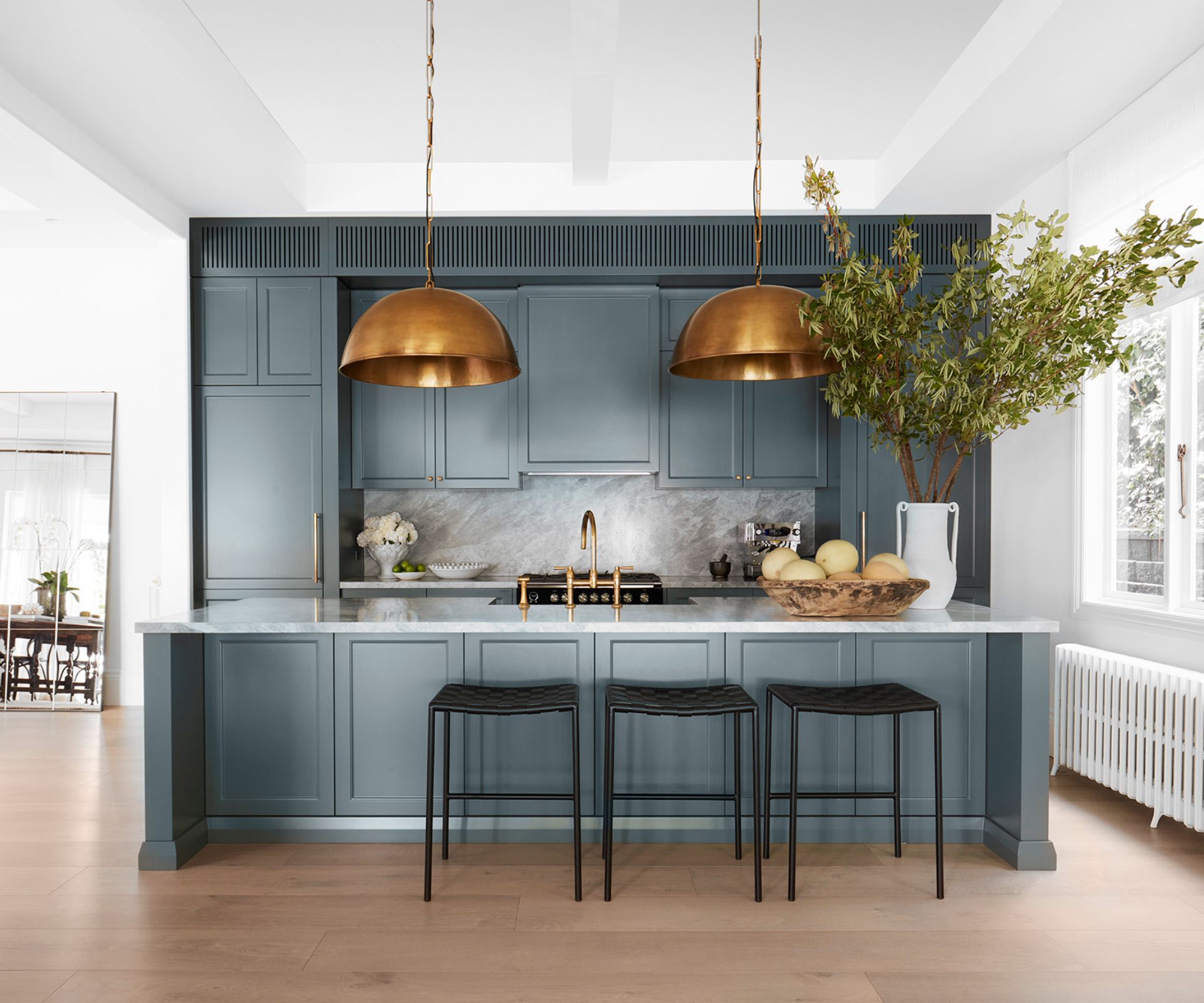 table setting with lemons