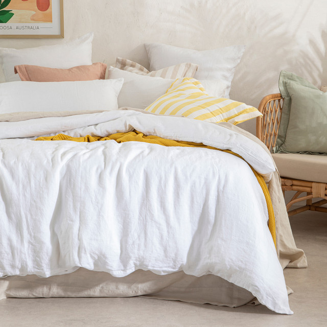 Muse Washed Linen White quilt cover (queen)