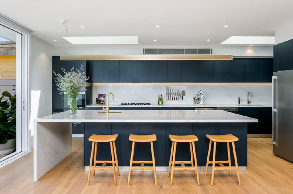 dark-kitchen-nagi-maehashi