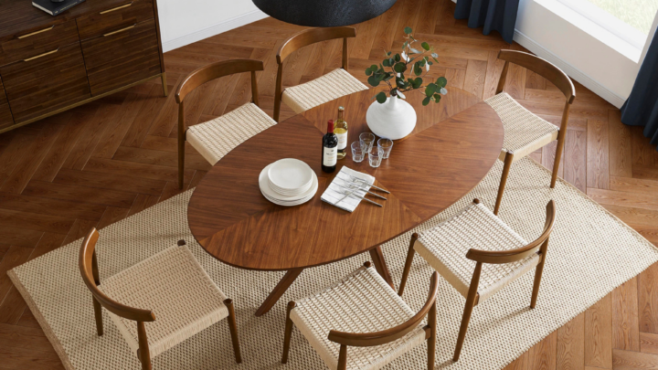 6 stylish oval dining tables that are spacious yet compact