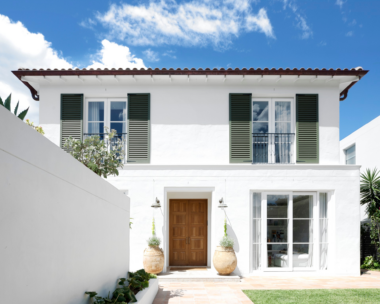 white-facade-Sydney-home